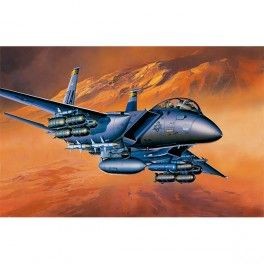 Avión F-15E. Escala 1/72