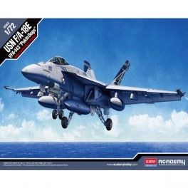 Avión USN F/A-18E VFA-143 Pukin Dogs  Escala 1/72
