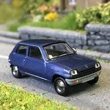 Renault R5 AZUL METALIZADO 1/87
