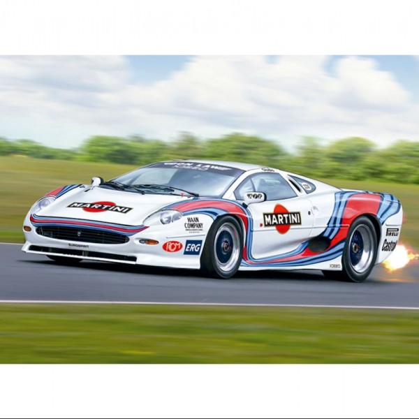 COCHE DE CARRERAS JAGUAR XJ 220 RACING 1:24
