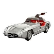 MAQUETA CON ACC. COCHE MERCEDES BENZ 300 SLR- 70 YEARS OF UHLENHAUT COUP 1:24