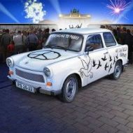 Coche Trabant 601S "Builder's Choice" 2022 escala 1:24