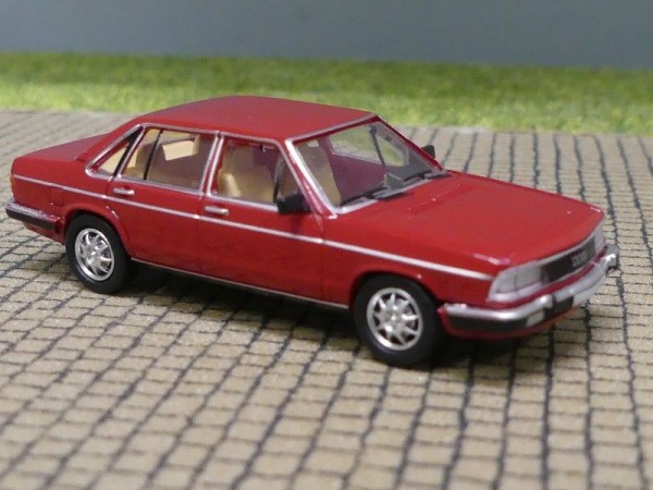 Audi 100 rojo