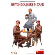 British Soldiers in Cafe. Escala 1/35