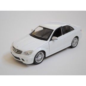 Mercedes C63 AMG blanco